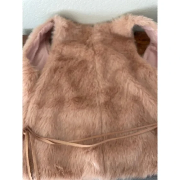 Love Tree faux‎ fur vest.  Size Large - Picture 3 of 5